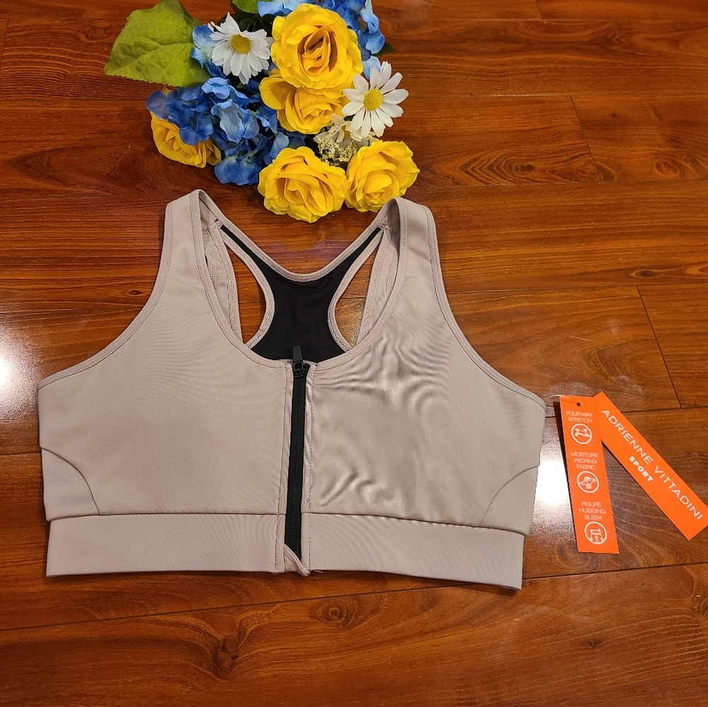 Adrienne Vittadini Sports Bra Medium